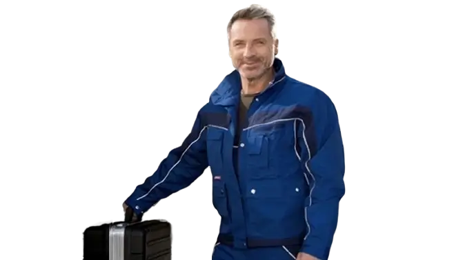 Fontanero especializado preparado para trabajar en Palencia con maletín de herramientas